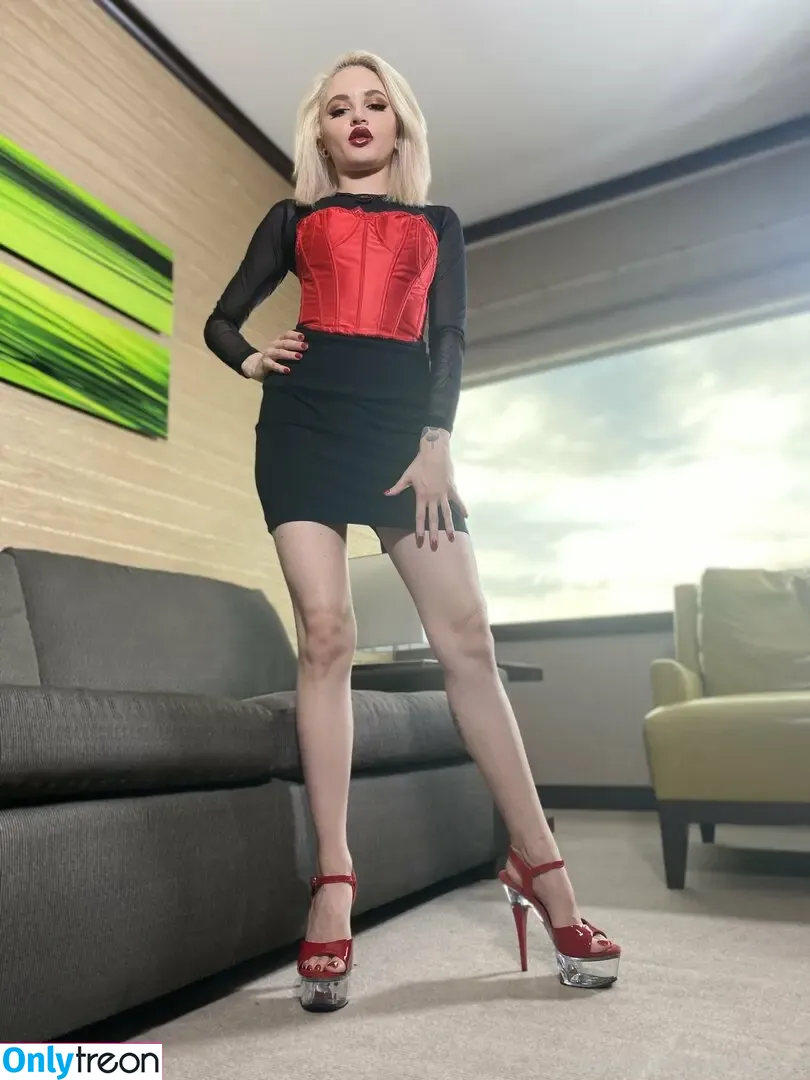 Lola Fae nude photo #1301 (LolaFaeXXX / dominalolafae / lolafae)