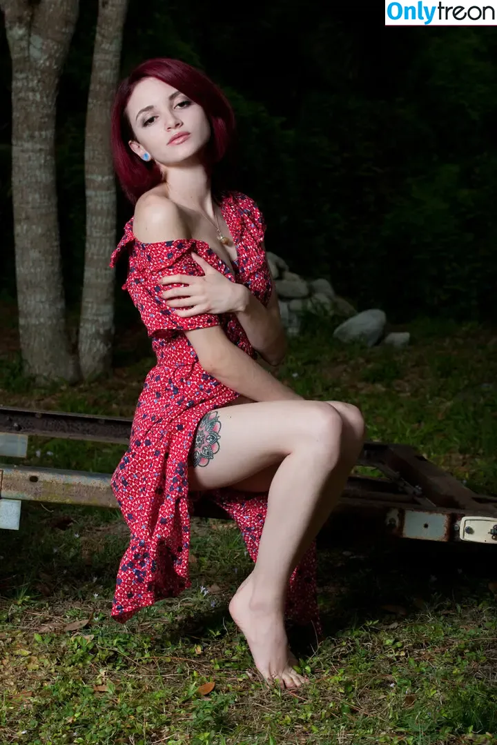 Lola Fae nude photo #1990 (LolaFaeXXX / dominalolafae)