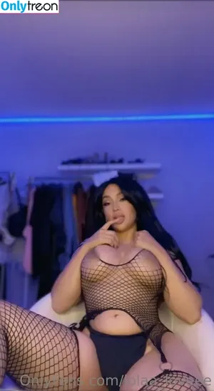 lolaa_loveee / Lola Ramirez / lolaramirez___ nude photo #0007