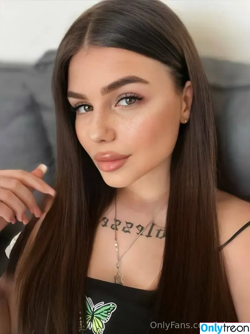 lolaass nude photo #0005 (lolaass_)