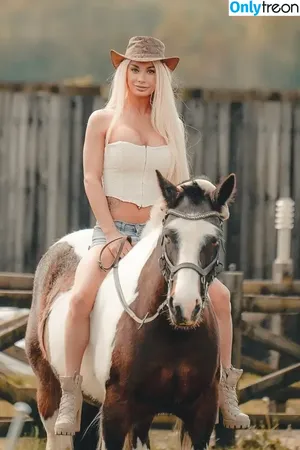 lolachristina nude photo #0023