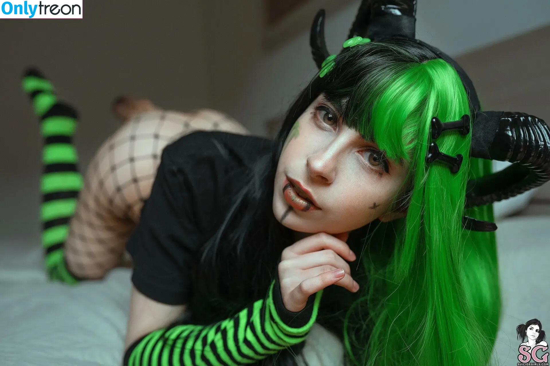 Loligaia nude photo #0121 (loligaia2)