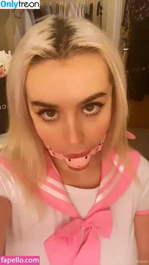 lolilealae / leastayspeachy / leaunlockedx / olasco_outfit nude photo #1031