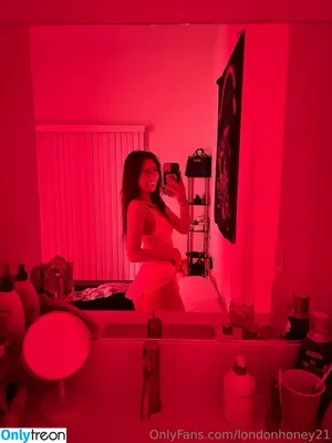 Londonhoney21 / almariamariel / londonhoneyxo nude photo #0111