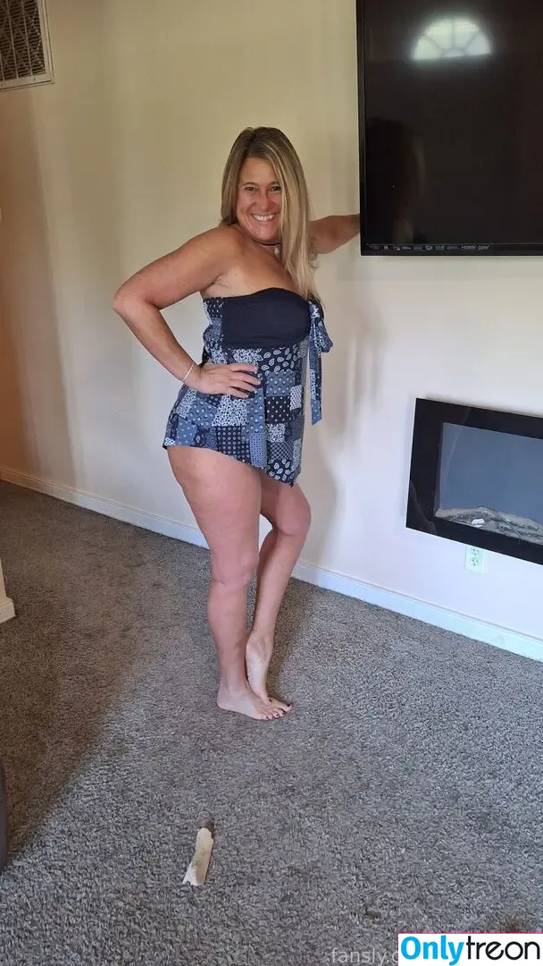 lookitsjulia nude photo #0005 (lookitsjulia)