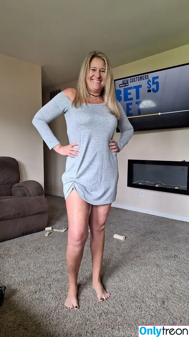 lookitsjulia nude photo #0021 (lookitsjulia)
