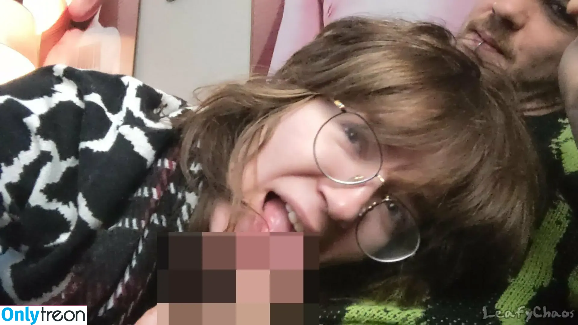 lookmomnocondom nude photo #0025 (lookmomnocondom)