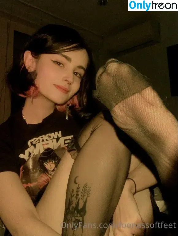 loonassoftfeet nude photo #0141 (loonassoftfeet)