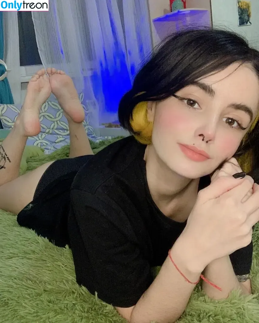 loonassoftfeet nude photo #0345 (loonassoftfeet)