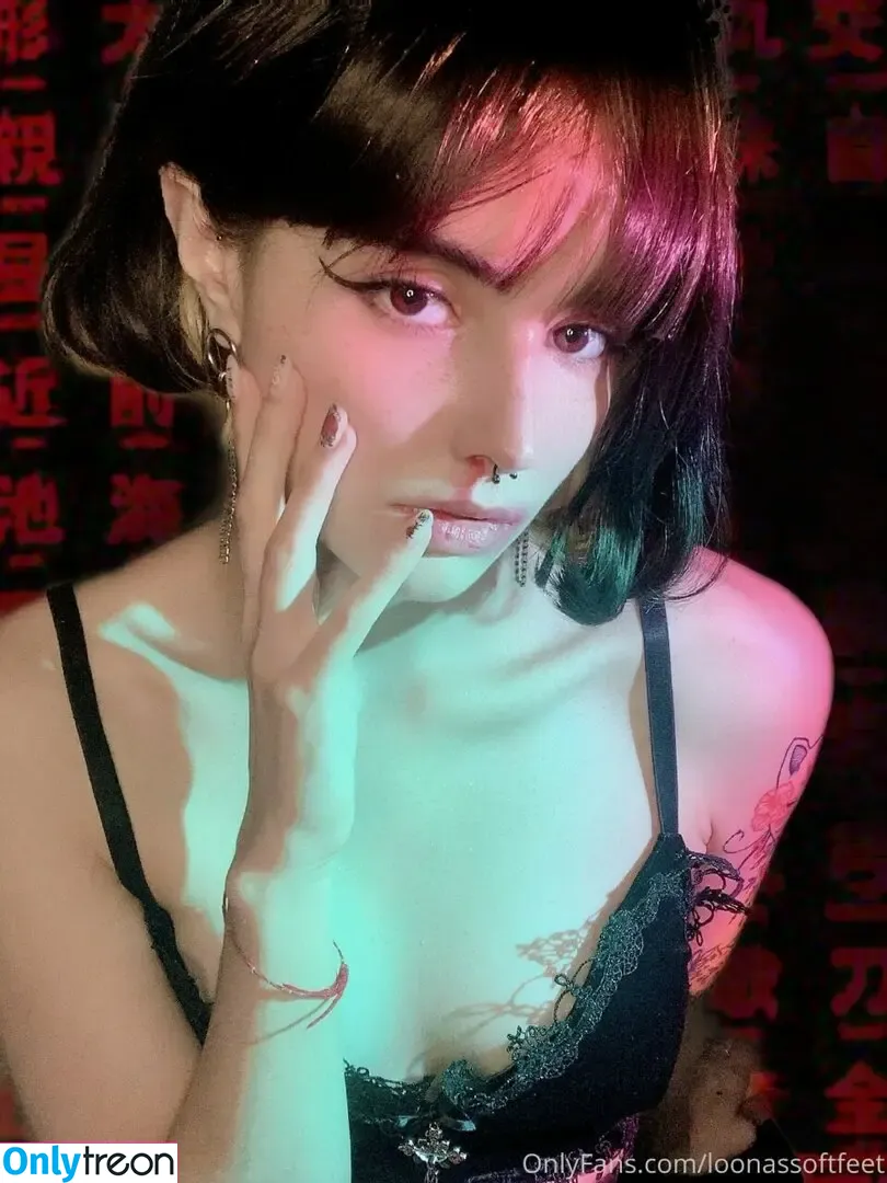 loonassoftfeet nude photo #0500 (loonassoftfeet)