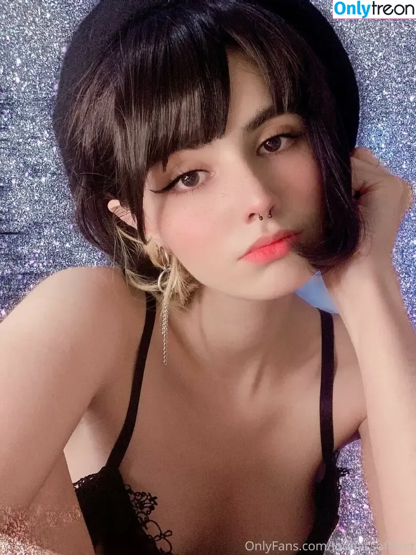 loonassoftfeet nude photo #0501 (loonassoftfeet)