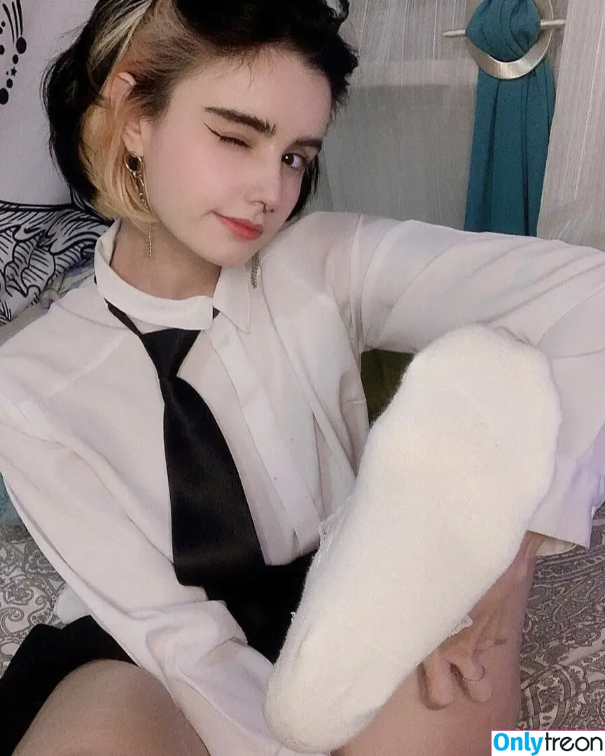 loonassoftfeet nude photo #0602 (loonassoftfeet)