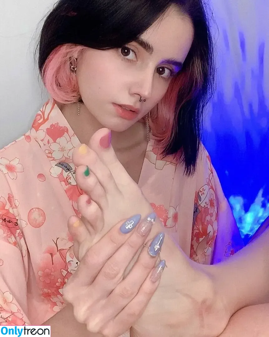 loonassoftfeet nude photo #0645 (loonassoftfeet)