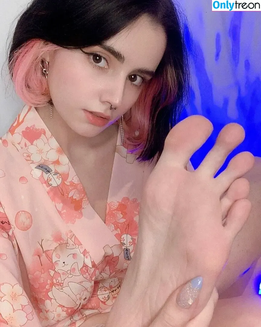 loonassoftfeet nude photo #0647 (loonassoftfeet)