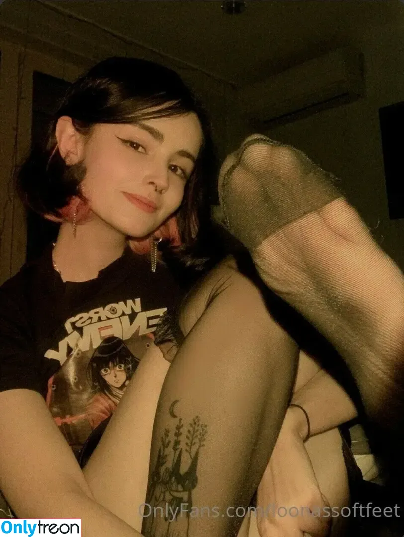 loonassoftfeet nude photo #0807 (loonassoftfeet)