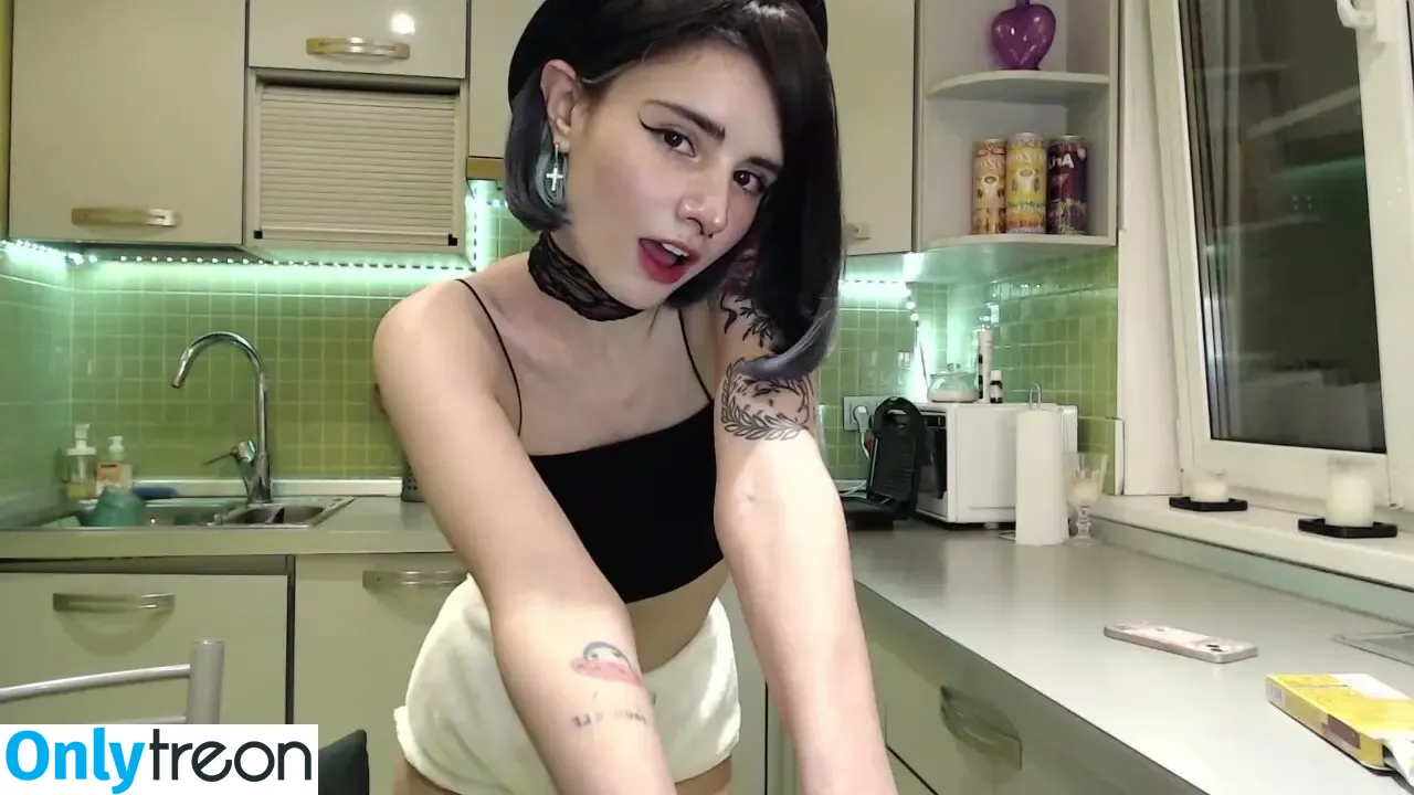 loonassoftfeet nude photo #0900 (loonassoftfeet)