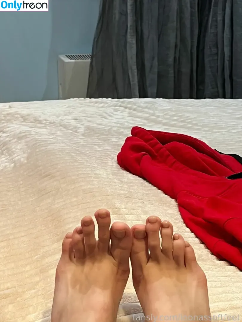loonassoftfeet nude photo #1150 (loonassoftfeet)