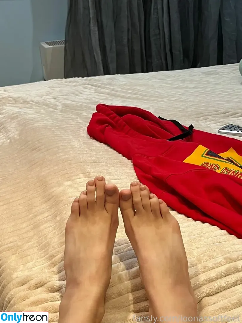 loonassoftfeet nude photo #1151 (loonassoftfeet)