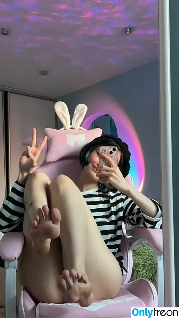 loonassoftfeet nude photo #1246 (loonassoftfeet)