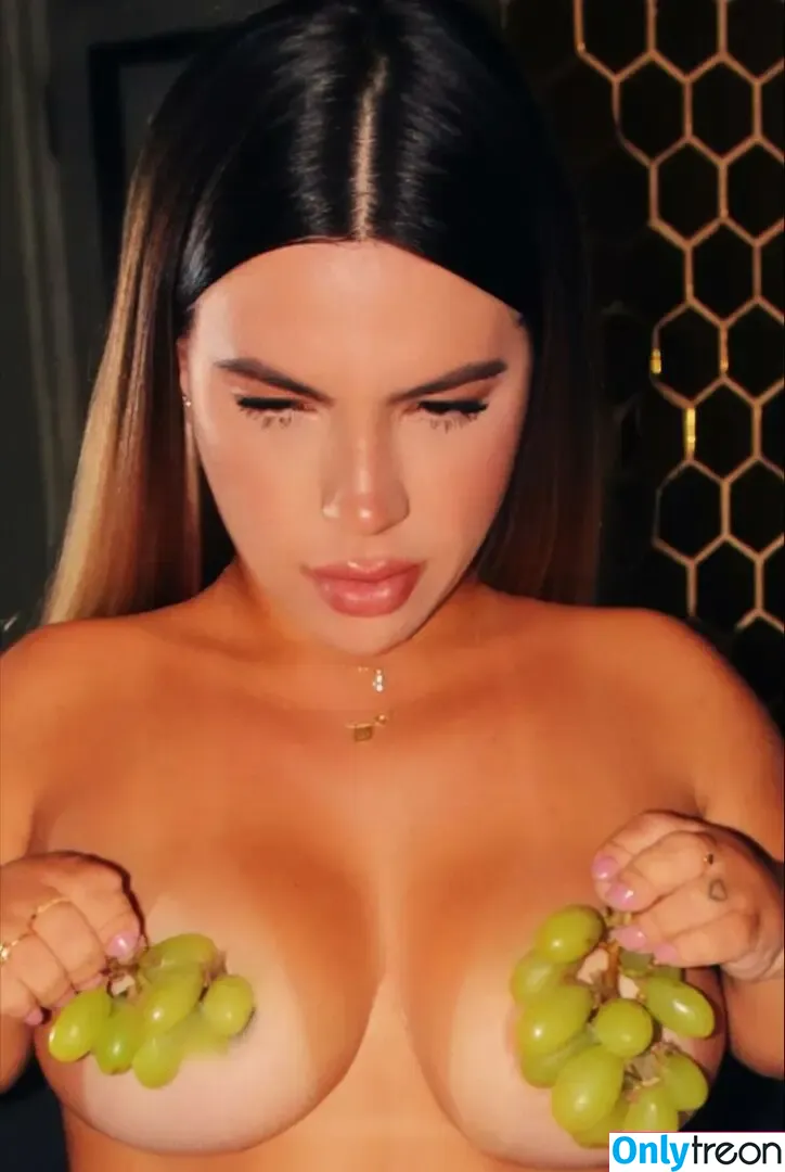 Lorena Almeida nude photo #0015 (Indiazinha / lorenaalmeida / lorenaealmeida / lorenalmeida_)