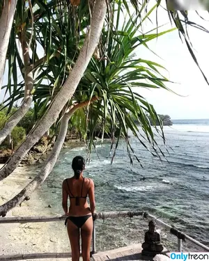lorenasoleil / earthtravelstories / earthtravelstories nude photo #0004