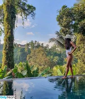 lorenasoleil / earthtravelstories / earthtravelstories nude photo #0030