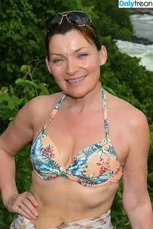 Lorraine Kelly / lorrainekellysmith nude photo #0033