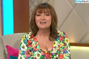 Lorraine Kelly / lorrainekellysmith nude photo #0056