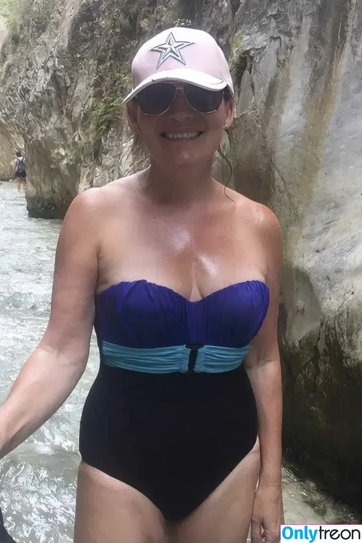 Lorraine Kelly nude photo #0034 (lorrainekellysmith)
