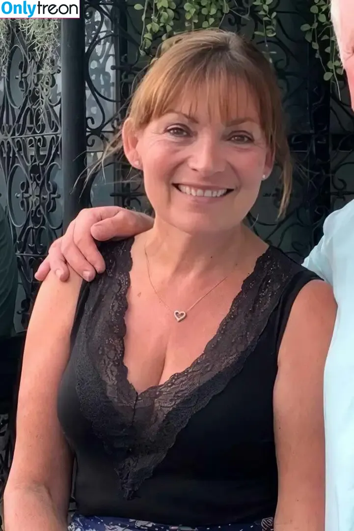 Lorraine Kelly nude photo #0059 (lorrainekellysmith)