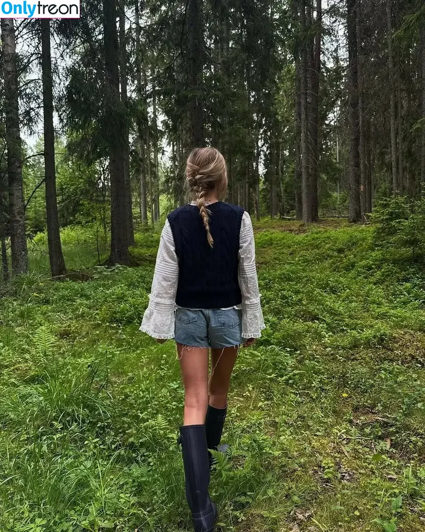 Lotta Emilie Stichler nude photo #0229 (lotta.stichler / lottastichler)