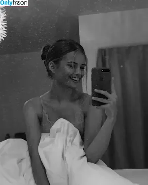  nude photo #0005
