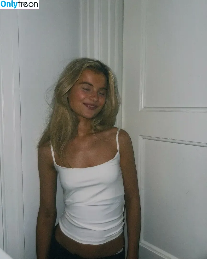 Lotta Stichler nude photo #0002 (Lotta Stichler)