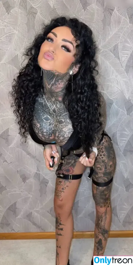 Lottchen_ink nude photo #0004 (Lottchen_ink)