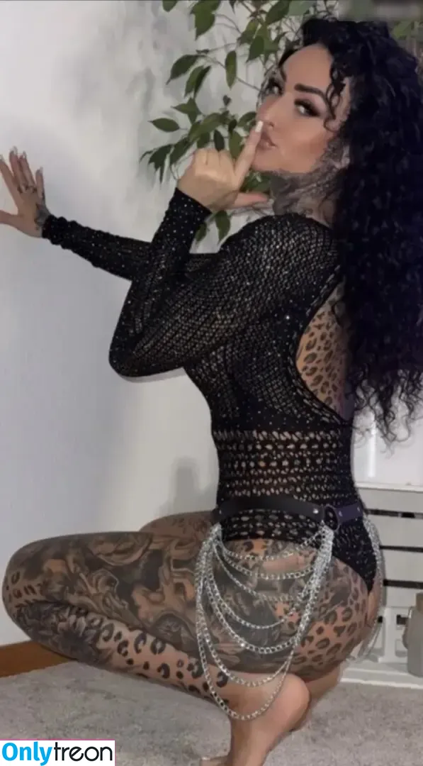 Lottchen_ink nude photo #0016 (Lottchen_ink)