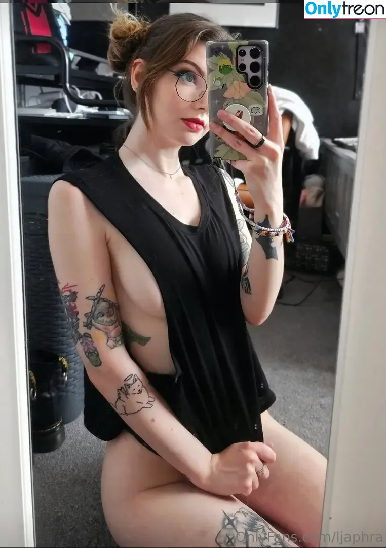 Louise Julie nude photo #0804 (Ljaphra / louisejulie_)