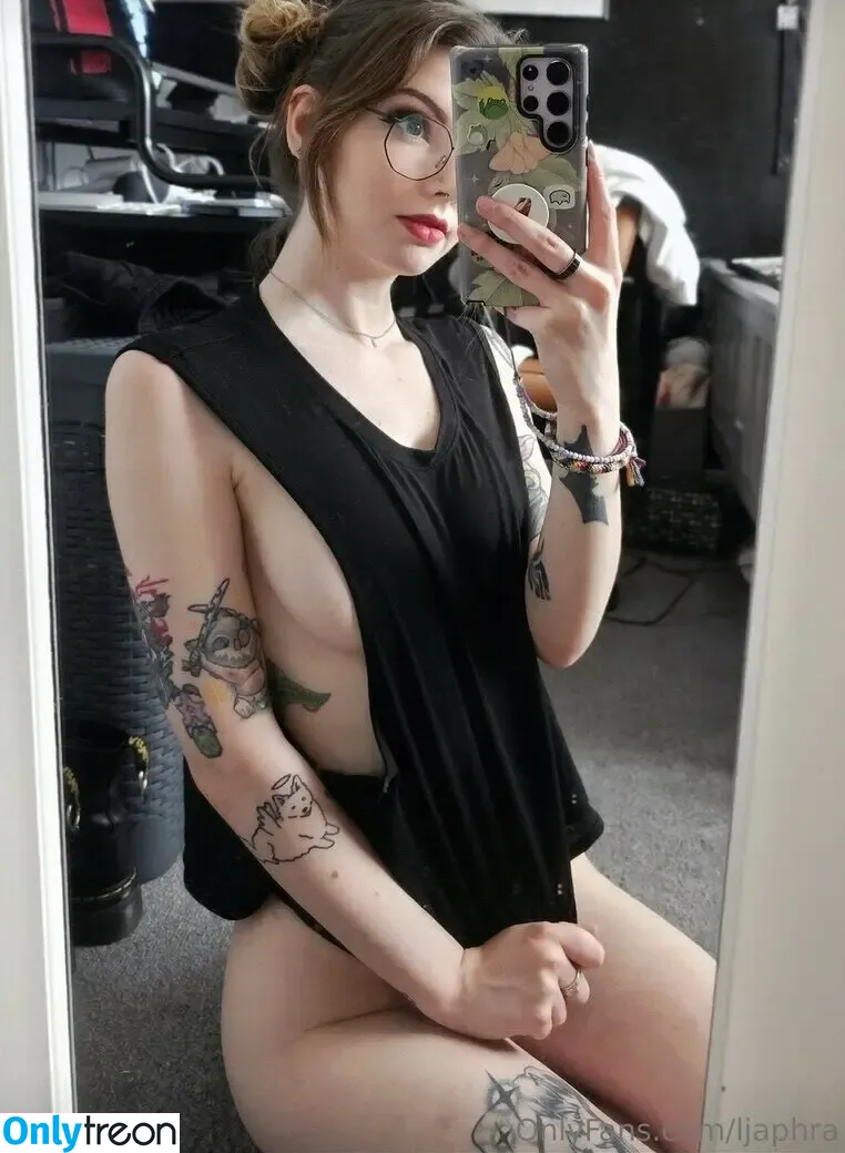 LouiseJulie nude photo #0422 (LJAphra / ljaphraof / louisejulie_)