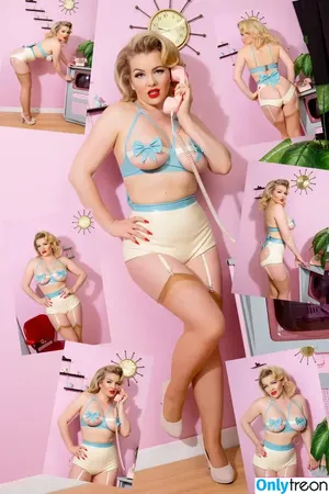 Loula Belle / The Plegan Pinup / loulabellee / thepleganpinup nude photo #0031