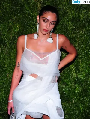 Lourdes Maria Ciccone Leon / lourdesleon nude photo #0425