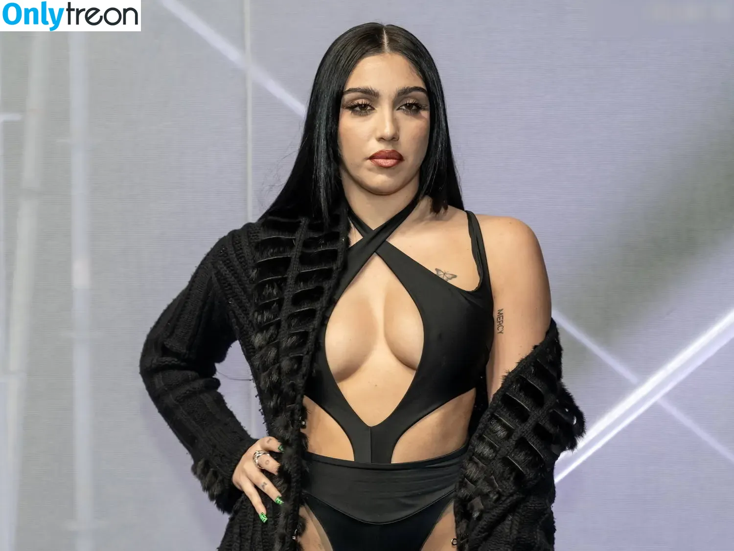 Lourdes Maria Ciccone Leon nude photo #0300 (lourdesleon)