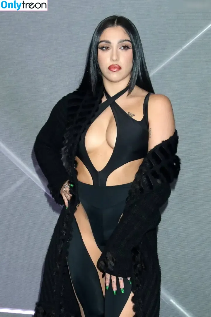 Lourdes Maria Ciccone Leon nude photo #0305 (lourdesleon)