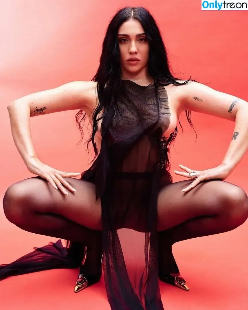 Lourdes Maria Ciccone Leon nude photo #0341 (lourdesleon)