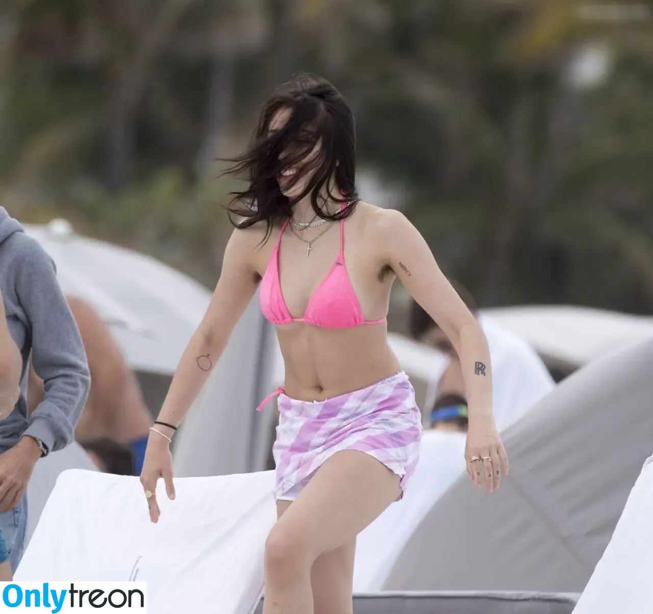 Lourdes Maria Ciccone Leon nude photo #0369 (lourdesleon)