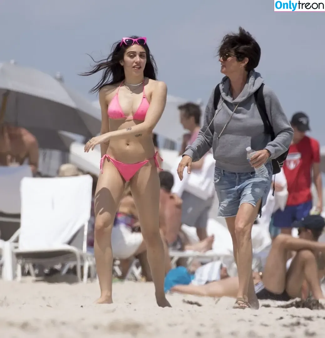 Lourdes Maria Ciccone Leon nude photo #0371 (lourdesleon)