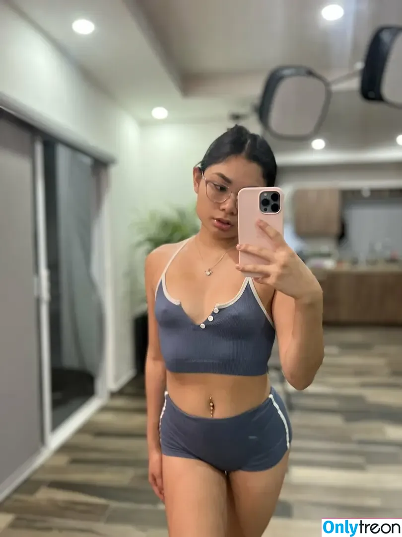 Lovemiamoree nude photo #0022 (Lovemiamoree)