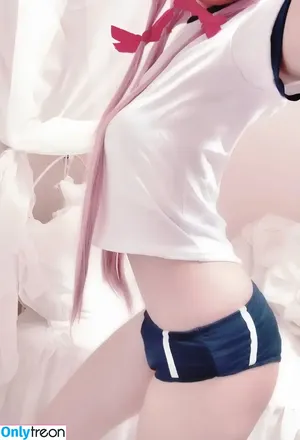Loveyoukillyou nude photo #0120