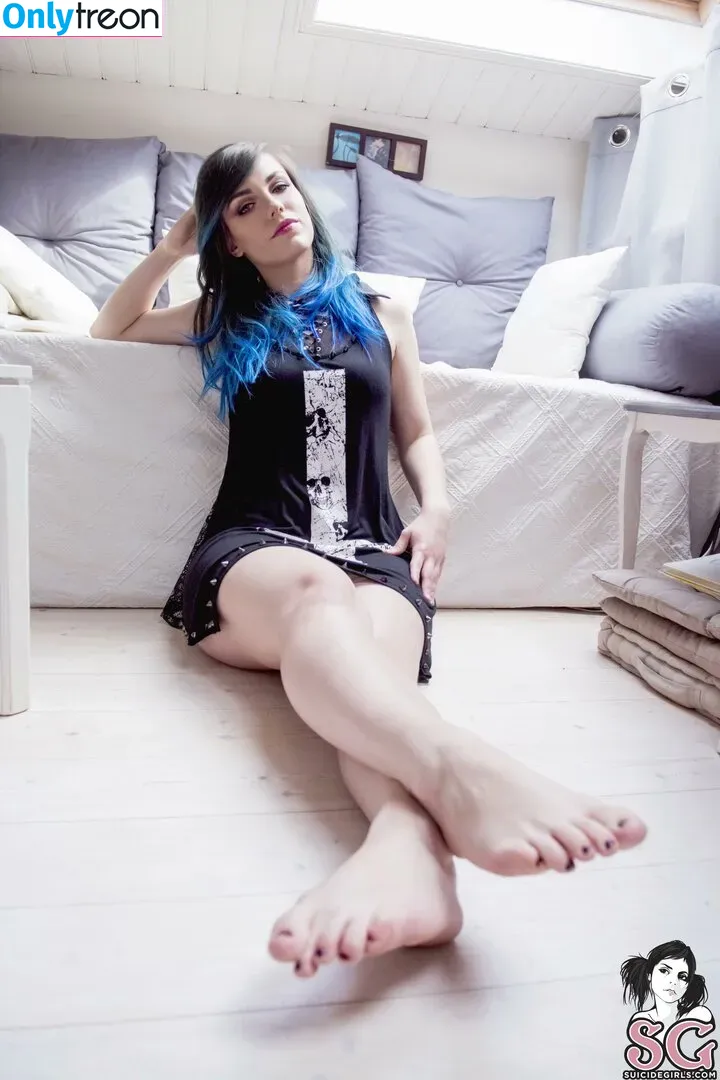Lovia Suicide nude photo #0009 (Lovia Suicide)
