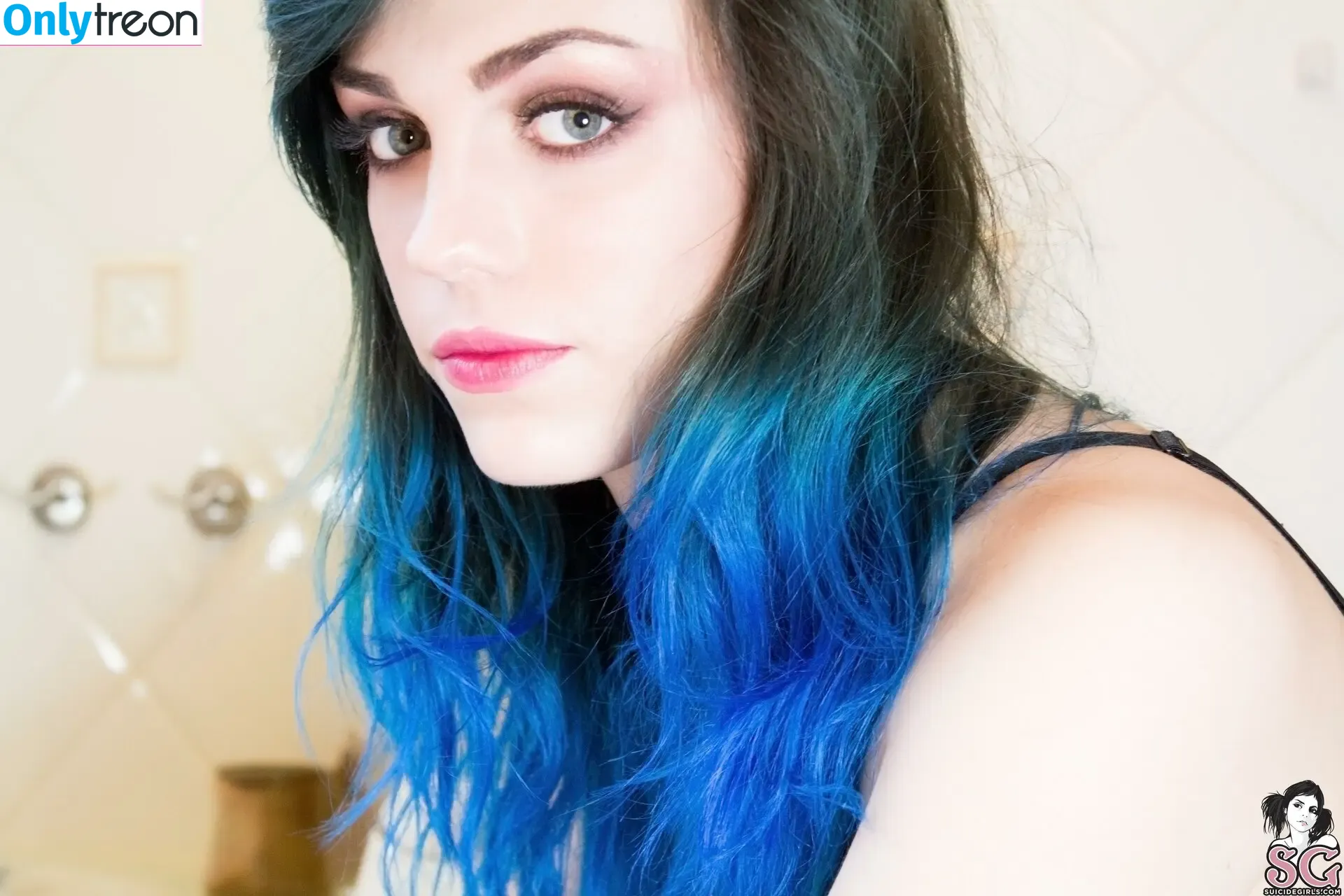 Lovia Suicide nude photo #0282 (Lovia Suicide)