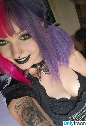 Lovingbats / melinalox nude photo #0002