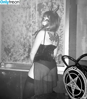 Lovingbats / melinalox nude photo #0007
